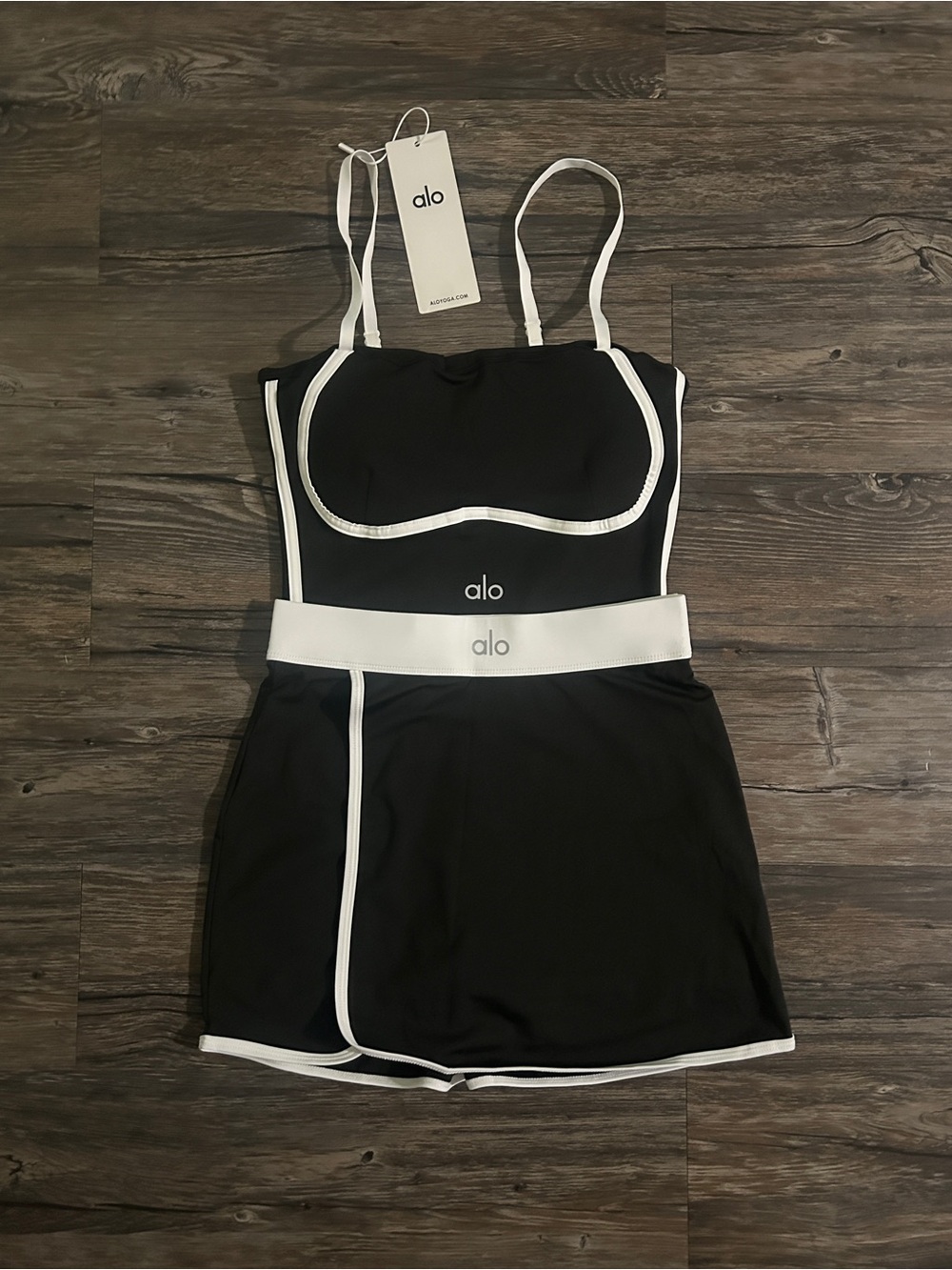 Alo Yoga Skirt set